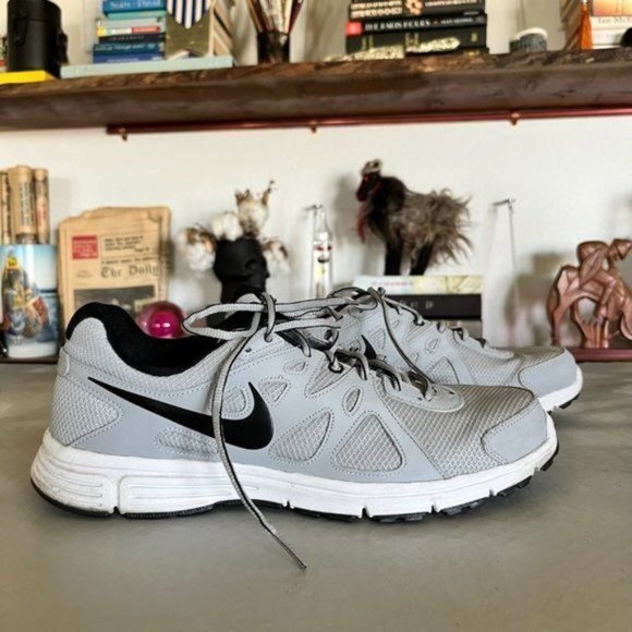 Nike Revolution 2 Men's Running Sneakers Shoes - Picture 1 of 8